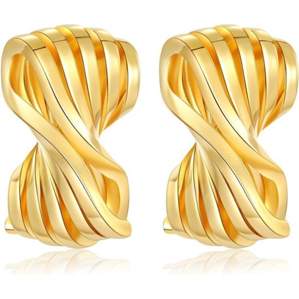 Vintage Ribbed Square Heart Earrings – Timeless Clip-On Statement Jewelry